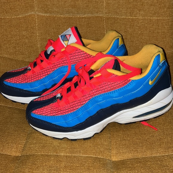 Mint Condition Nike Air Max - Picture 2 of 4